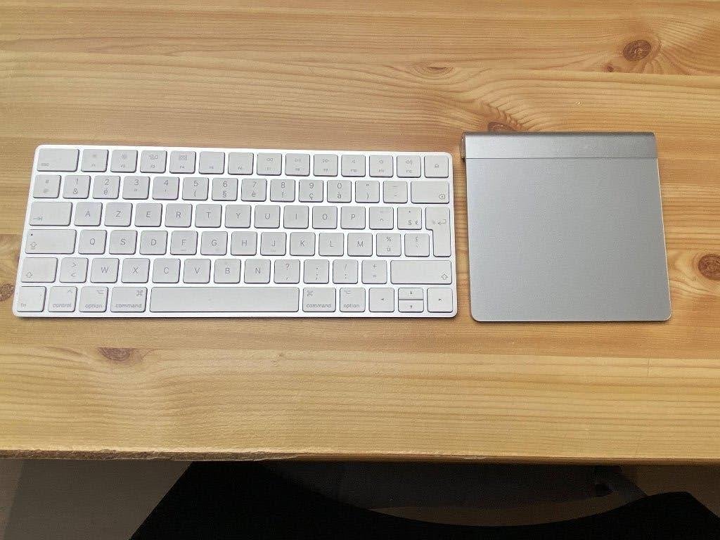 Clavier Apple Magic + Trackpad Apple Magic, Enlèvement ou Envoi, Azerty, Comme neuf, Sans fil