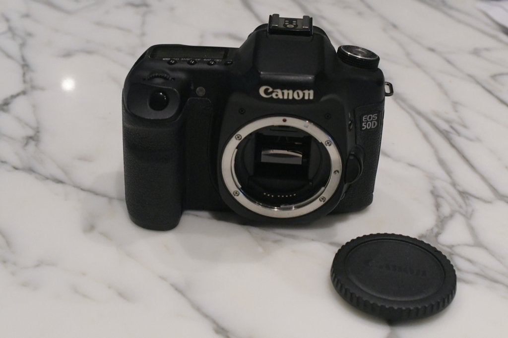 Canon EOS 50D avec batterie BP-511 et sangle de transport, Enlèvement ou Envoi, 1980 à nos jours, Appareils photo