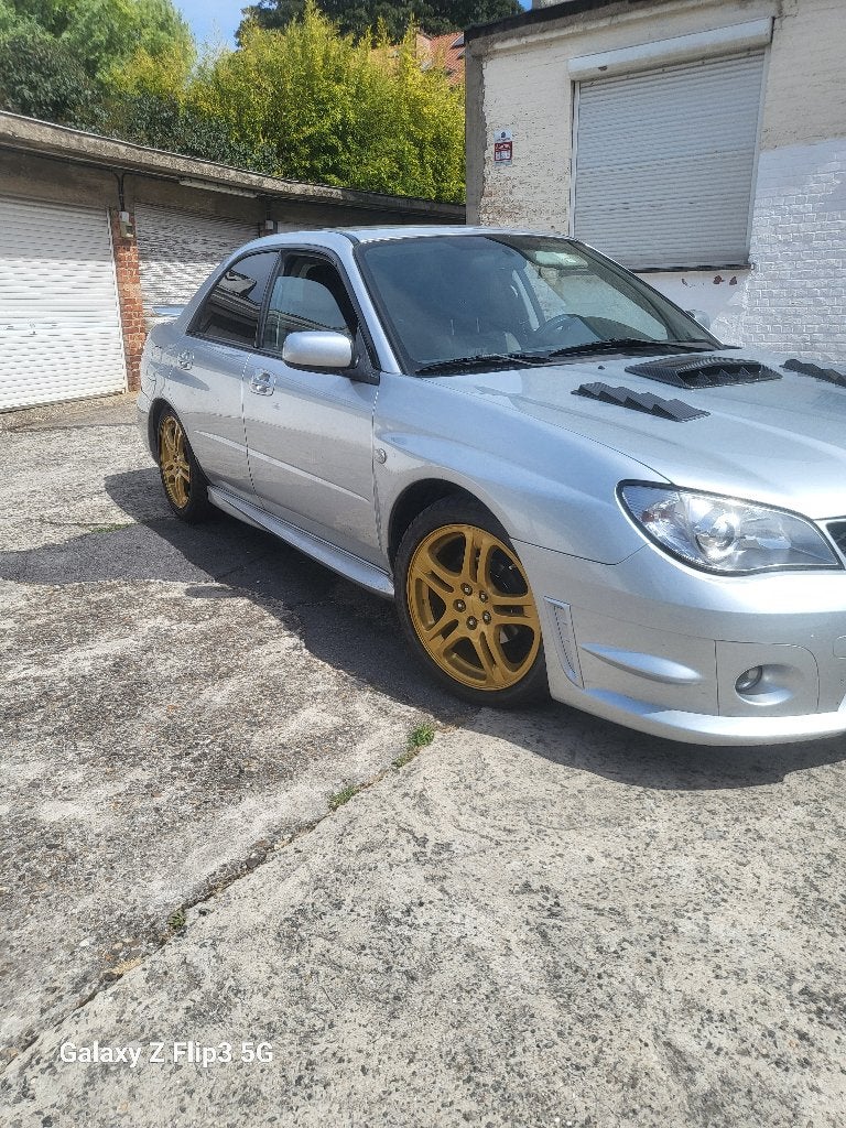 Subaru impreza, Autos, Cuir, Argent ou Gris, Achat, Boîte manuelle
