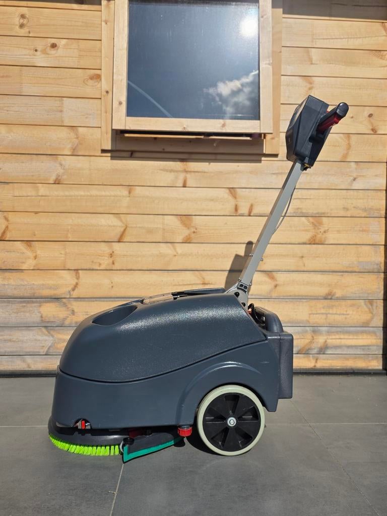 Numatic TTB 1840 Schrobzuigmachine op batterij, Enlèvement ou Envoi, Comme neuf, Machine de nettoyage à brosse