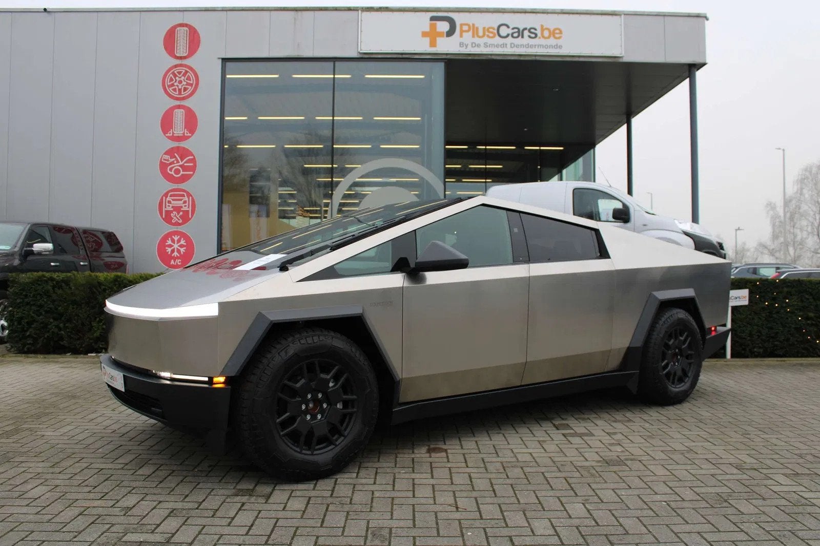 Tesla Cybertruck Uniek | Foundation | BTW Wagen | 1.400 km |, Autos, Tesla, Cuir, Argent ou Gris, Achat, Entreprise