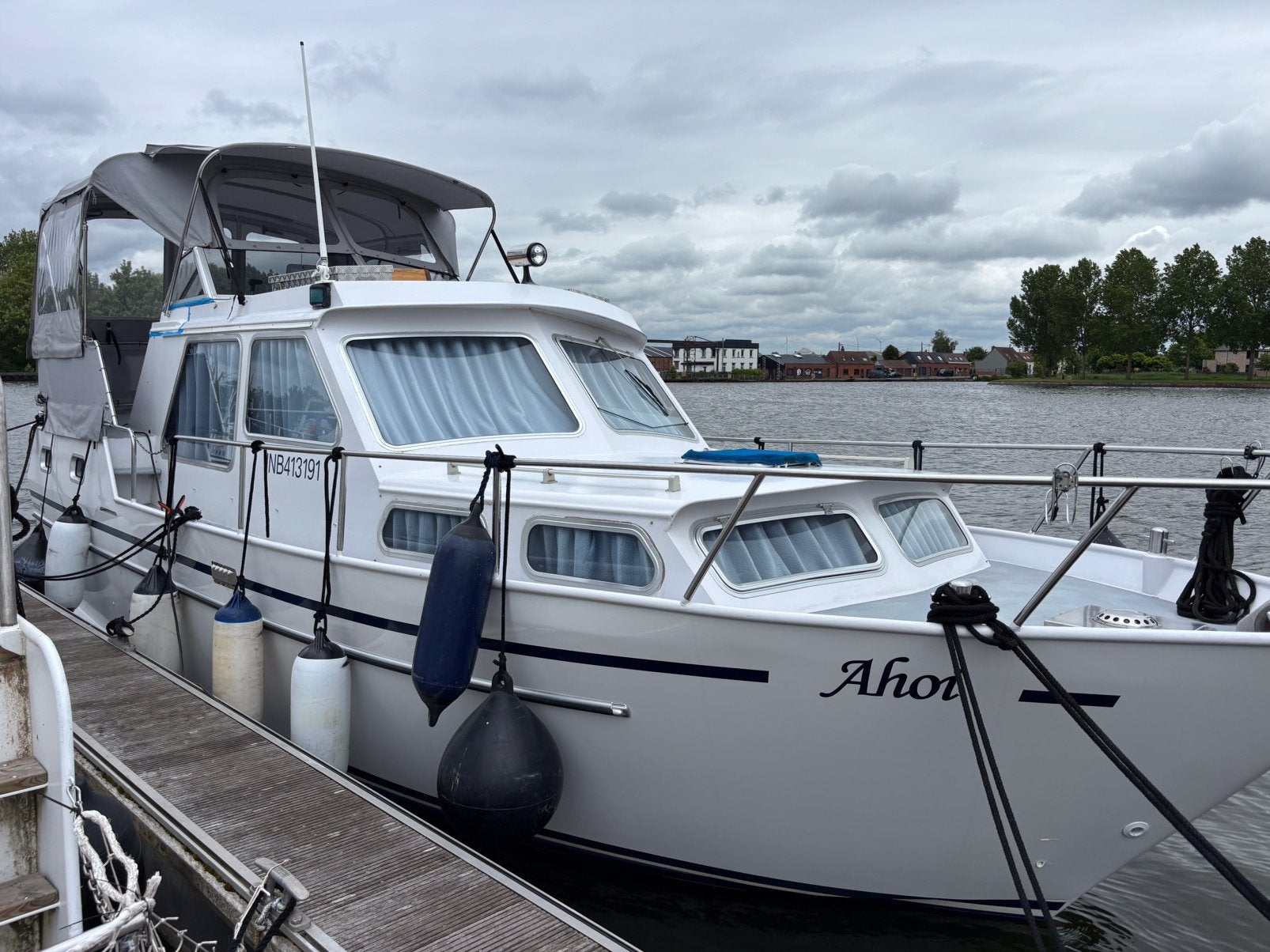 Aquanaut 900 Beauty top occasion, 3 m, 9 m, Diesel, Moteur in-bord