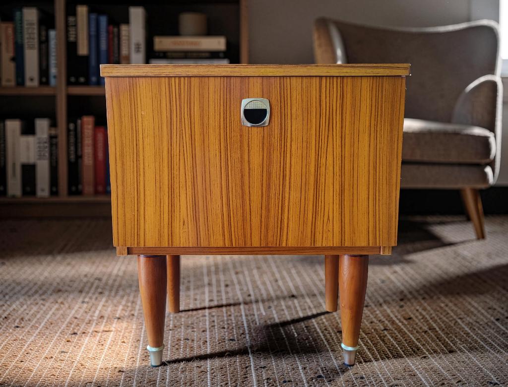 Table de chevet vintage années 60/70 – esprit scandinave, Antiquités & Art, Antiquités | Meubles | Tables, Enlèvement