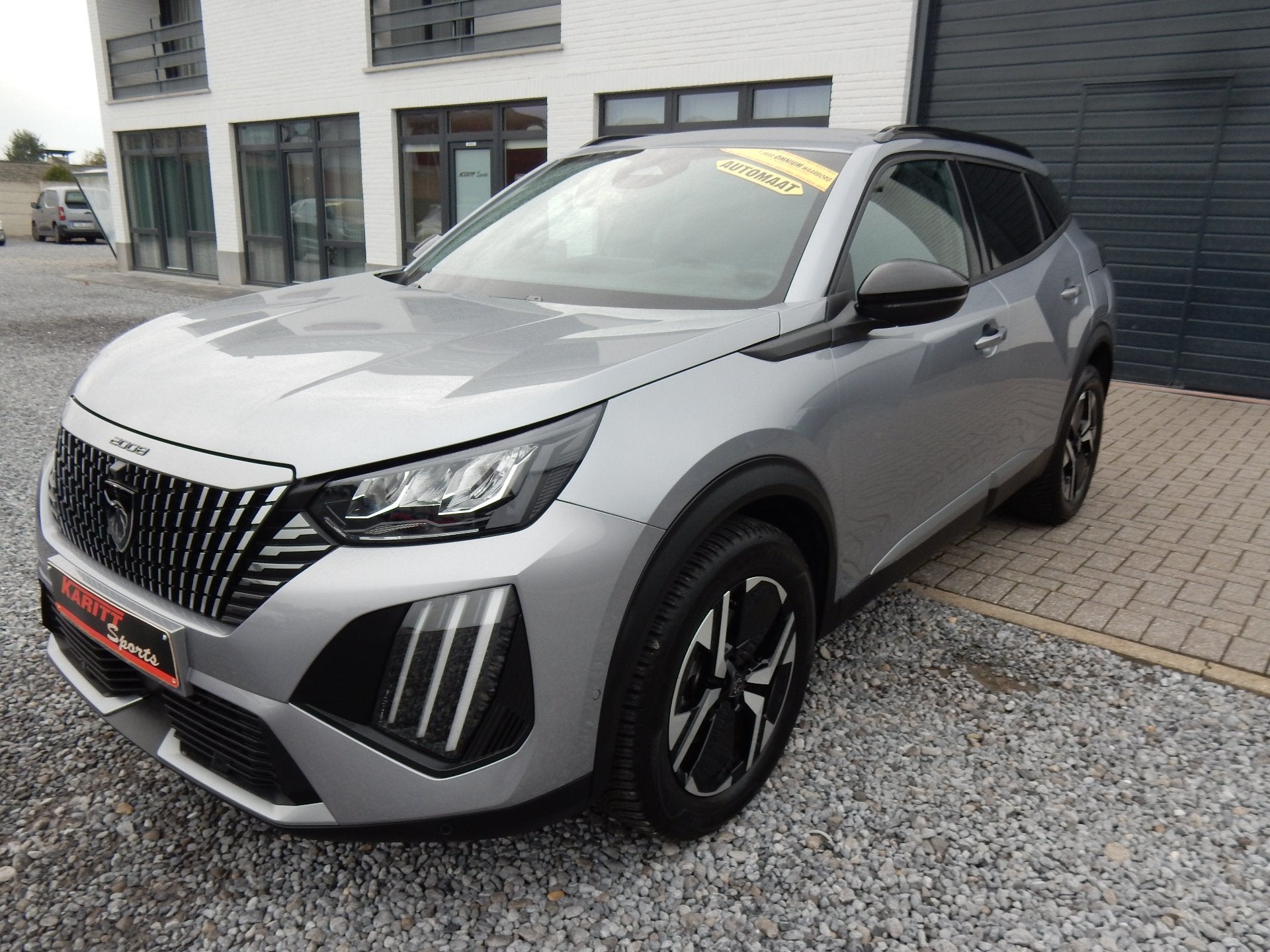 Peugeot 2008 136pk ! 21.000km ! NET 1 jaar geworden !, Gebruikt, 110 g/km, 136 pk, Leder en Stof