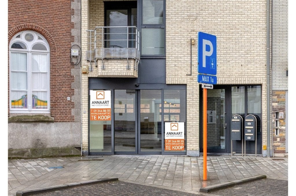 Commerciële Gelijkvloerse handelsruimte in centrum Assenede, Immo, Assenede, Tot 200 m², 5 kamers, 191 m²