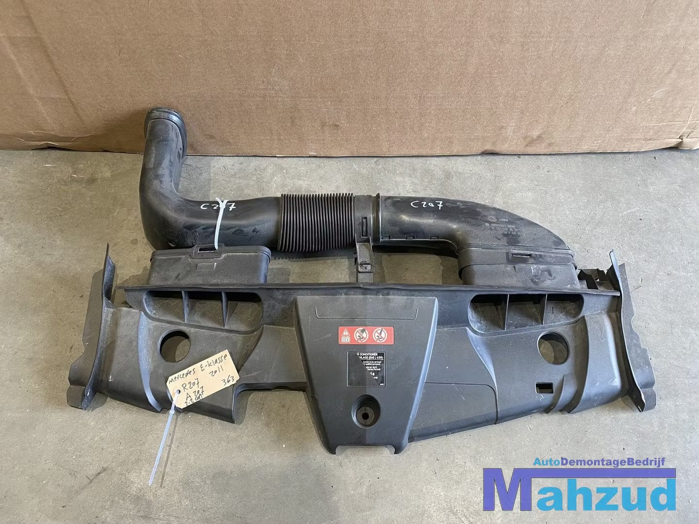 MERCEDES E KLASSE C207 2.2 Lucht geleider buis A2075000155, Gebruikt, Mercedes-Benz AG, Mercedes-Benz, Mercedesstrasse 120
70372  Stuttgart, DE