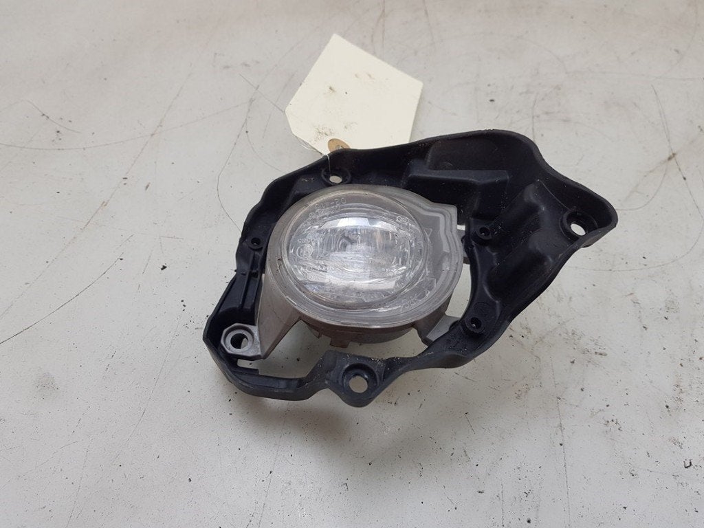 MISTLAMP LINKS VOOR Toyota Yaris Cross (PB1 / PJ1), Gebruikt, Toyota
