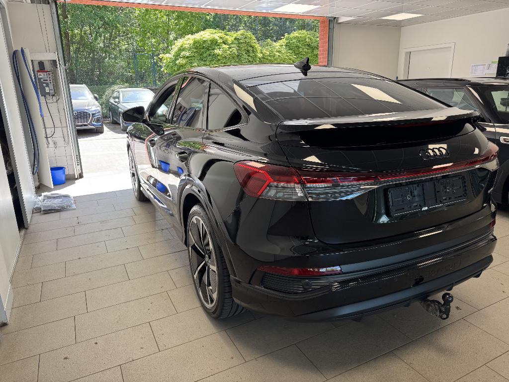 Audi Q4 e tron  sportback quatro S line, Automaat, Stof, Zwart, Elektrisch