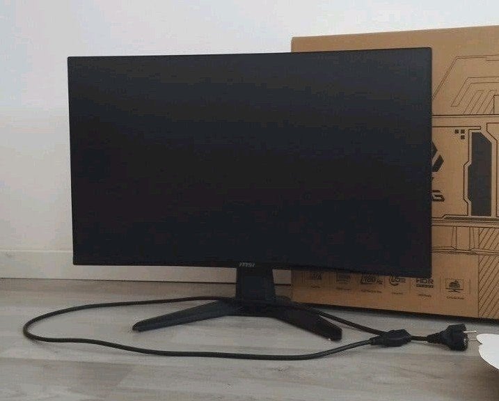 MSI MAG 27C6F 27” Curved Gaming Monitor – 180Hz WQHD, Ophalen, Gebruikt, Gaming, VA