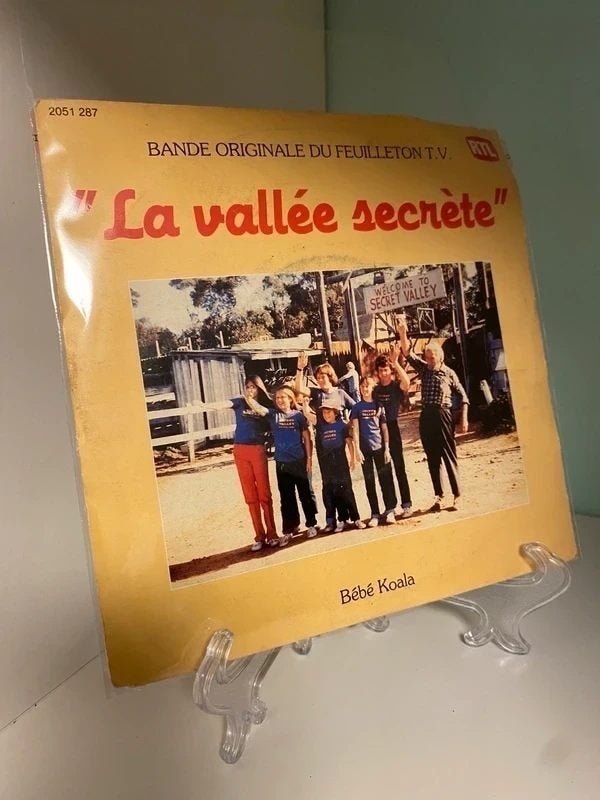 Bande Originale Du Feuilleton "La Vallée Secrète", Envoi, Utilisé, Musique de films et Bande son