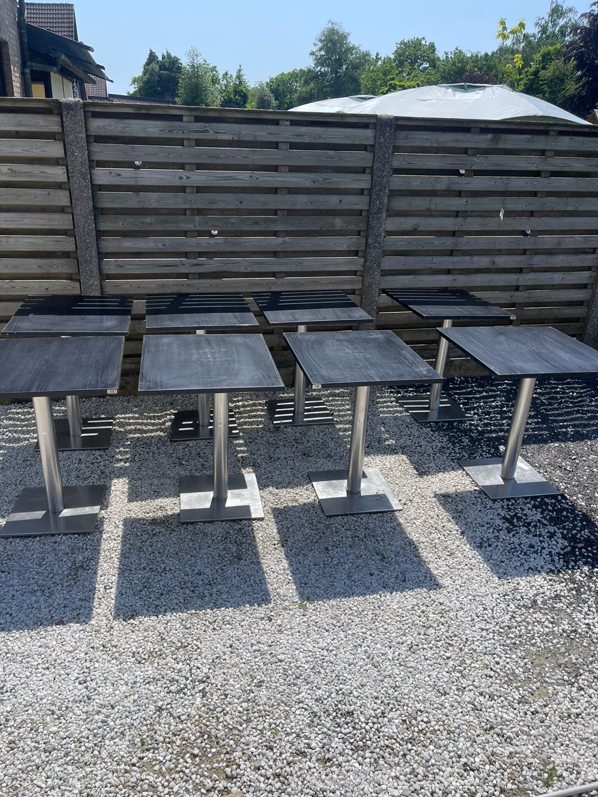 8 horecatafels/terrastafels, Ophalen