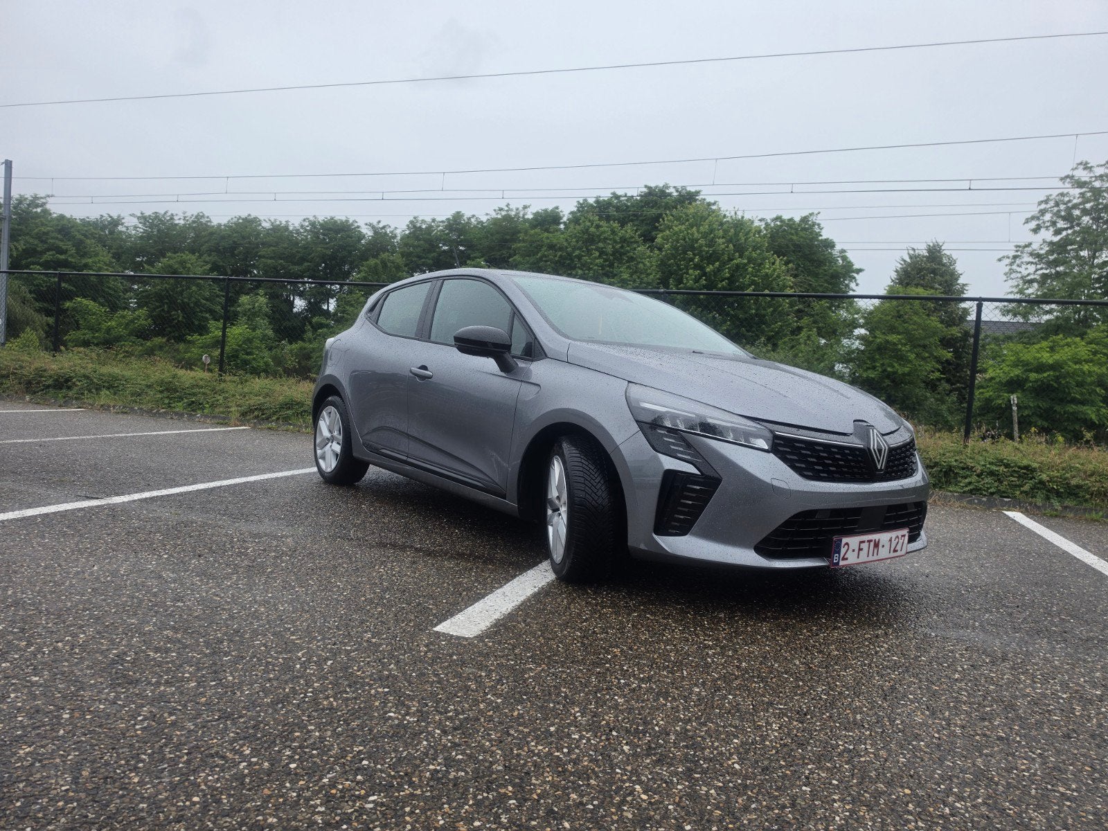 Renault Clio Evolution TCe 90 — 08/2024 — Seulement 27 423 k, Autos, Achat, Euro 6, Entreprise, Bluetooth