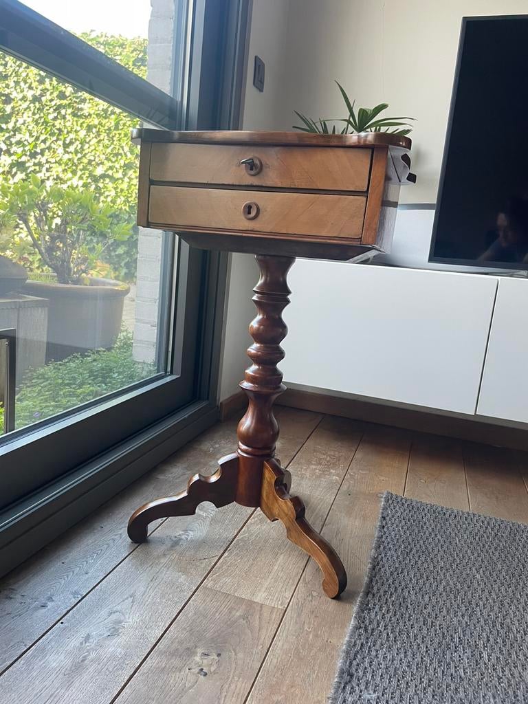 Antiek naaitafeltje, Antiek en Kunst, Ophalen
