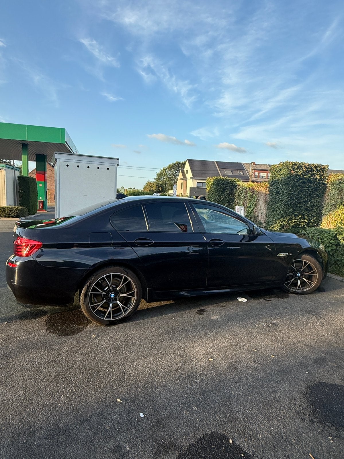 BMW 520 xDrive, Autos, BMW, Cuir, Noir, Automatique, 140 kW
