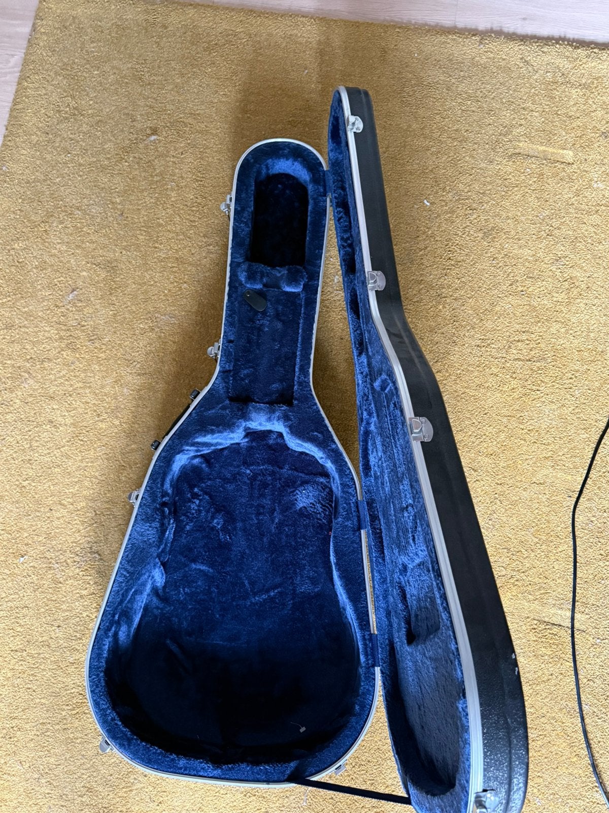 Gitaarkoffer acoustische gitaar, Ophalen, Zo goed als nieuw