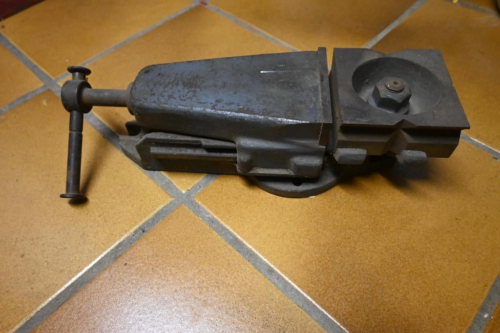 Etau pour perceuse foreuse à colonne avec mors amovible, Enlèvement, Utilisé, Perceuse