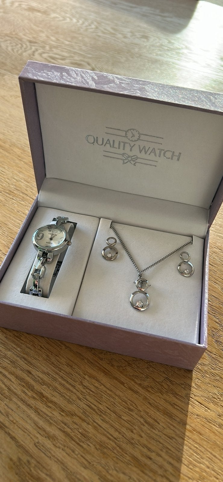 Montre de qualité pour bijoux, Enlèvement, Neuf
