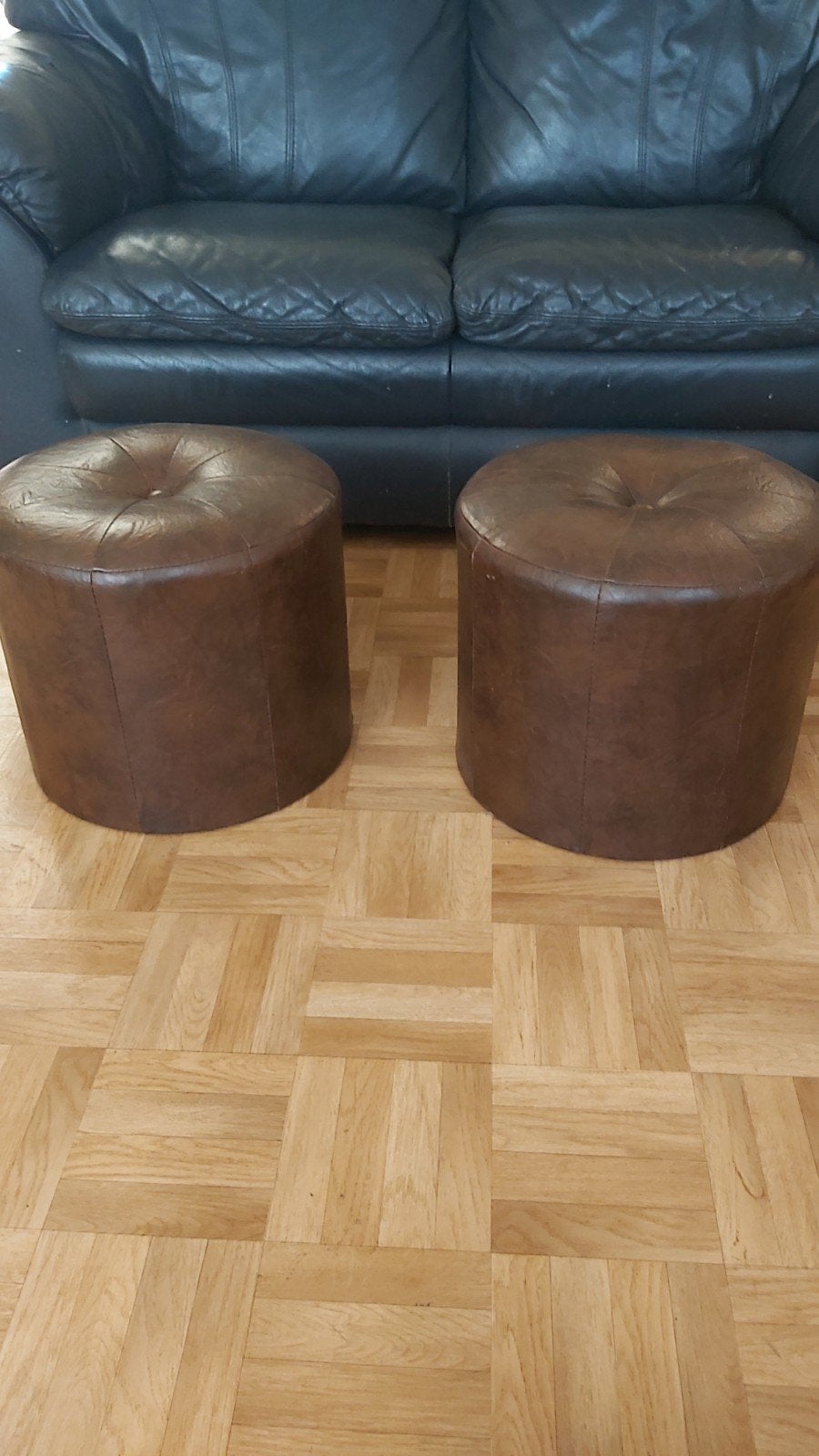 2 POUFS BRUN COMME NEUF. 40€ PRIX NEGOCIABLE, Maison & Meubles, Enlèvement