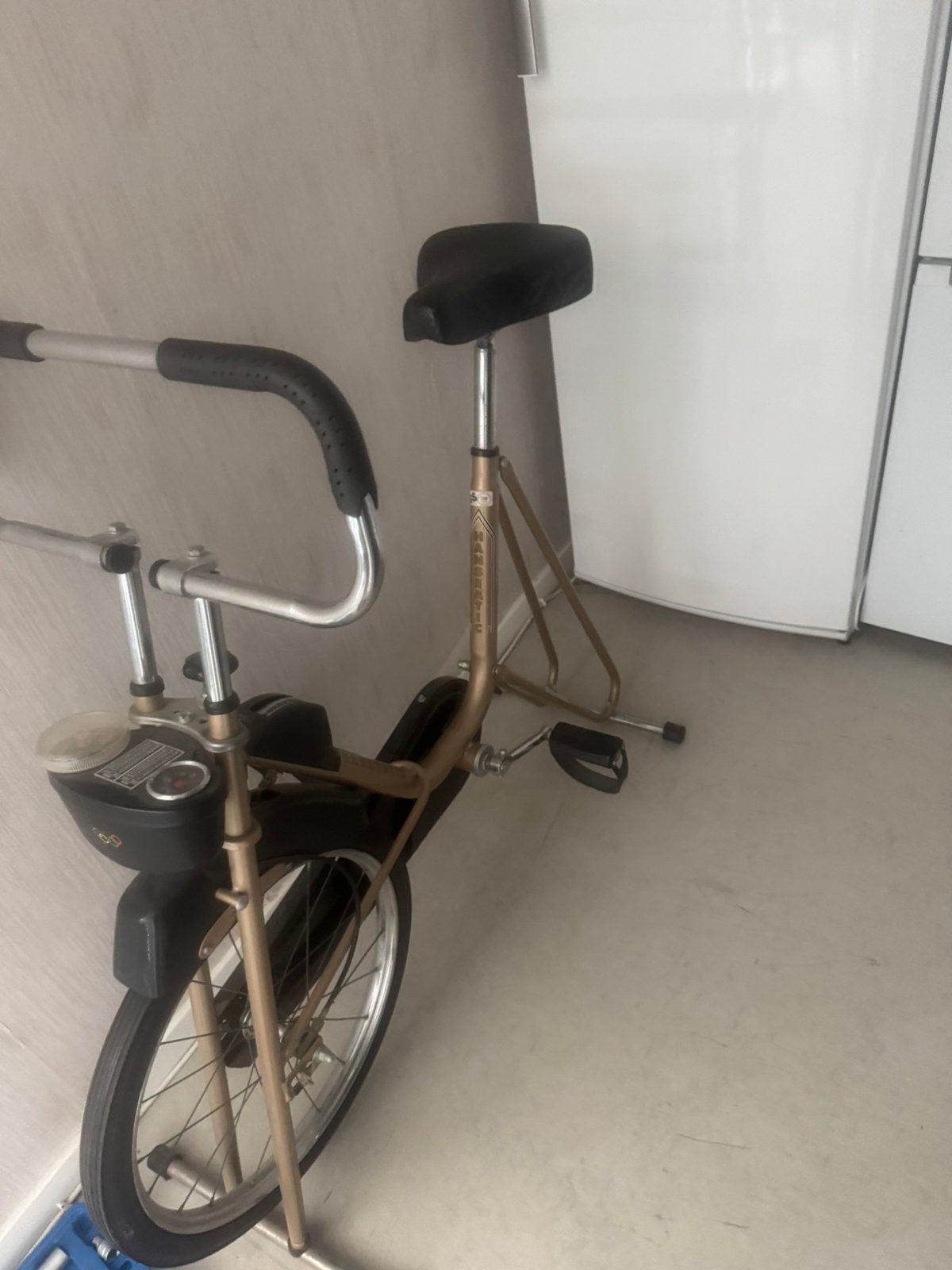 Niks aan moet dringend weg, Enlèvement, Comme neuf