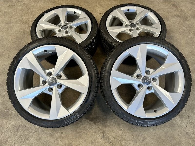 18 inch originele velgen + winterbanden Audi A3 8Y 8Y0601025, Pneus et Jantes, Pneus hiver, -, 18 pouces
