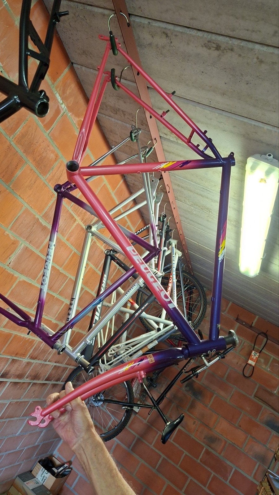 Cadres de vélo, Enlèvement