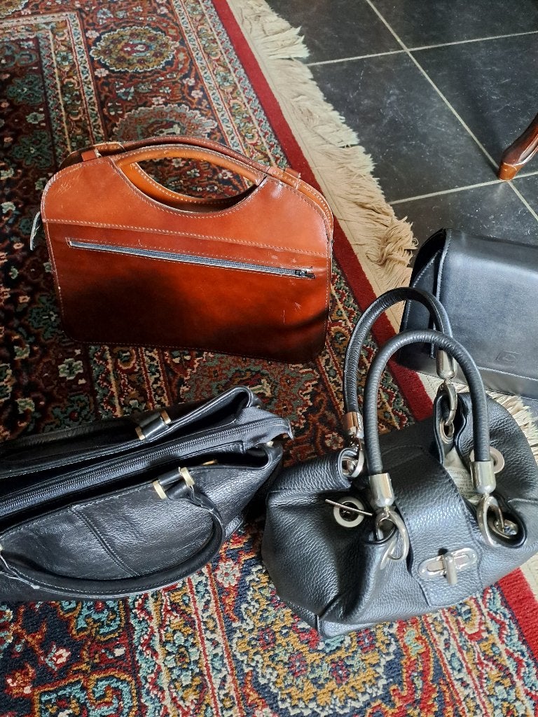 4 nieuwe schouder tassen  10€ per tas,  30€ voor de 4, Ophalen, Nieuw, Zwart