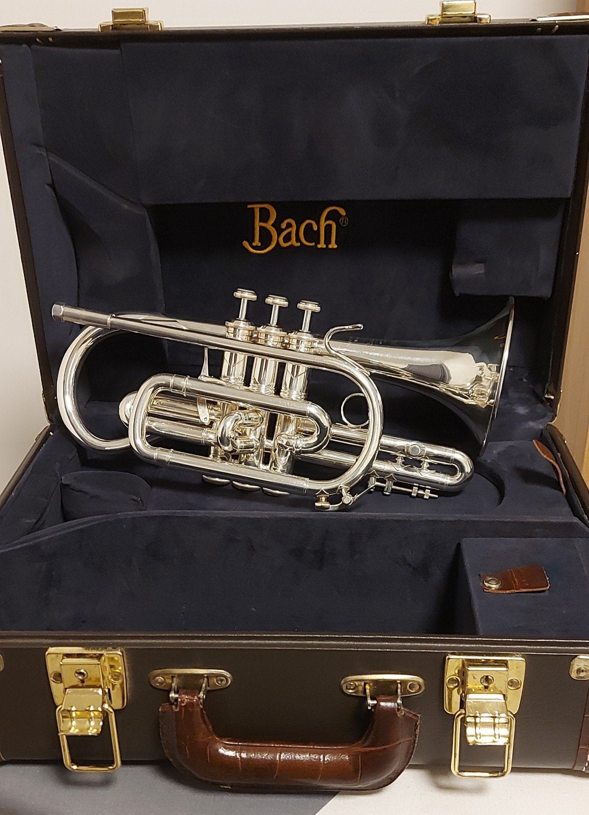 Cornet Bb BACH STADIVARIUS 184S ML, Enlèvement, Comme neuf, Autres types, Avec valise