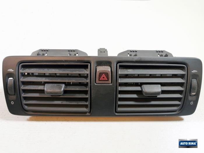 Grille aération tableau de bord d'un Volvo V50, -, 3 mois de garantie, -, -
