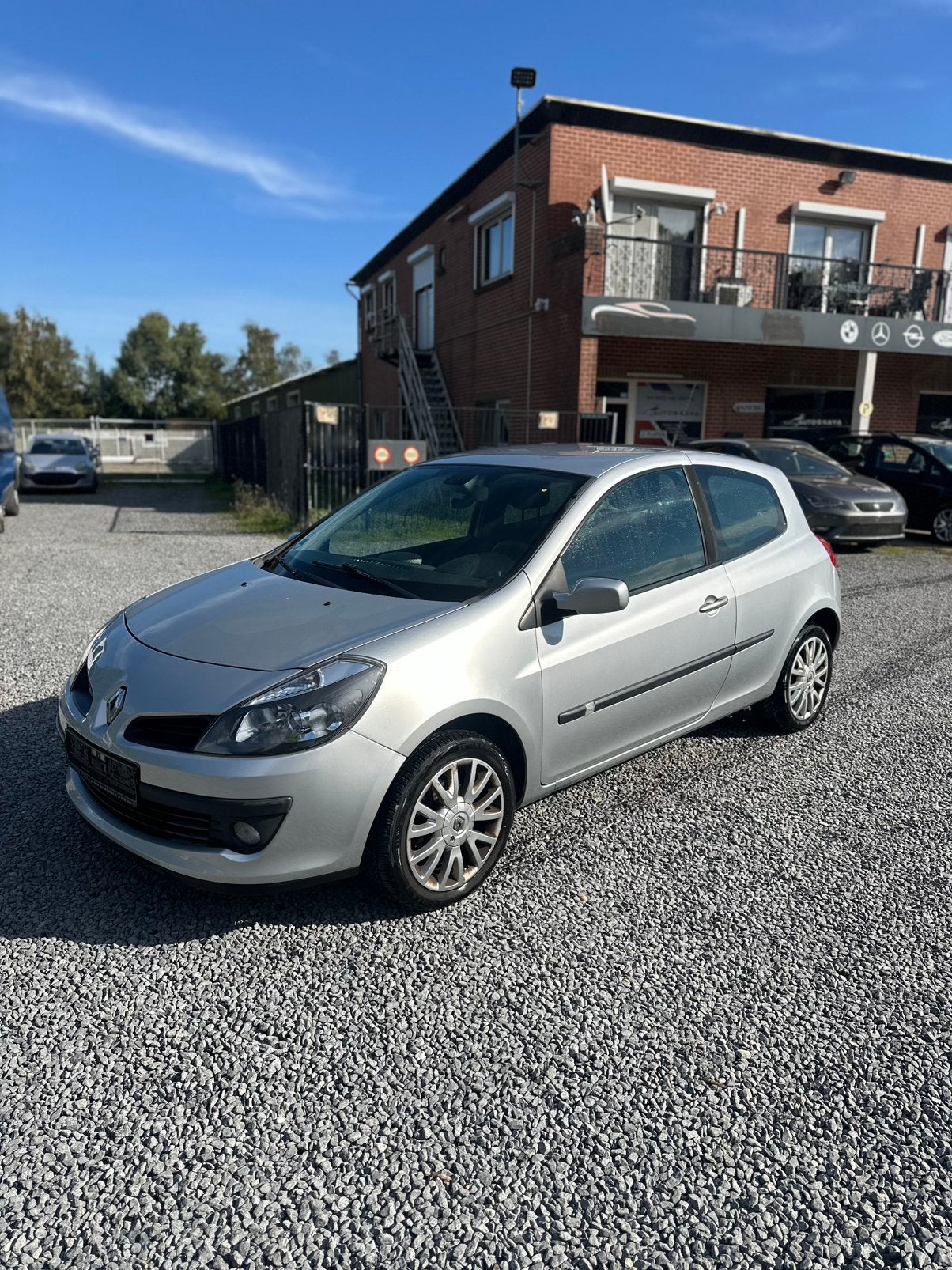 Renault Clio 1.6 16 V AUTOMATIQUE — HOMOLOGUÉE—, Autos, Argent ou Gris, Achat, Entreprise, Noir