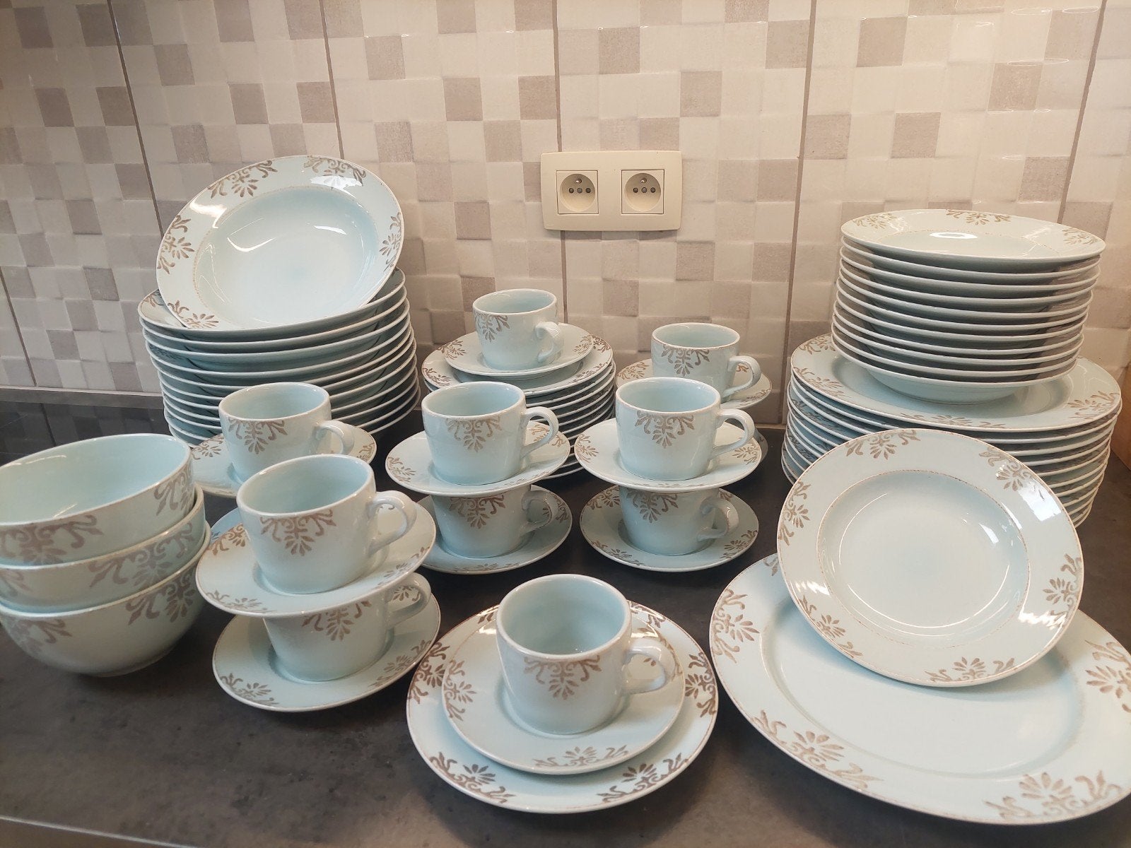 Servies 75 delig 12 pers, Maison & Meubles, Cuisine | Vaisselle, Enlèvement