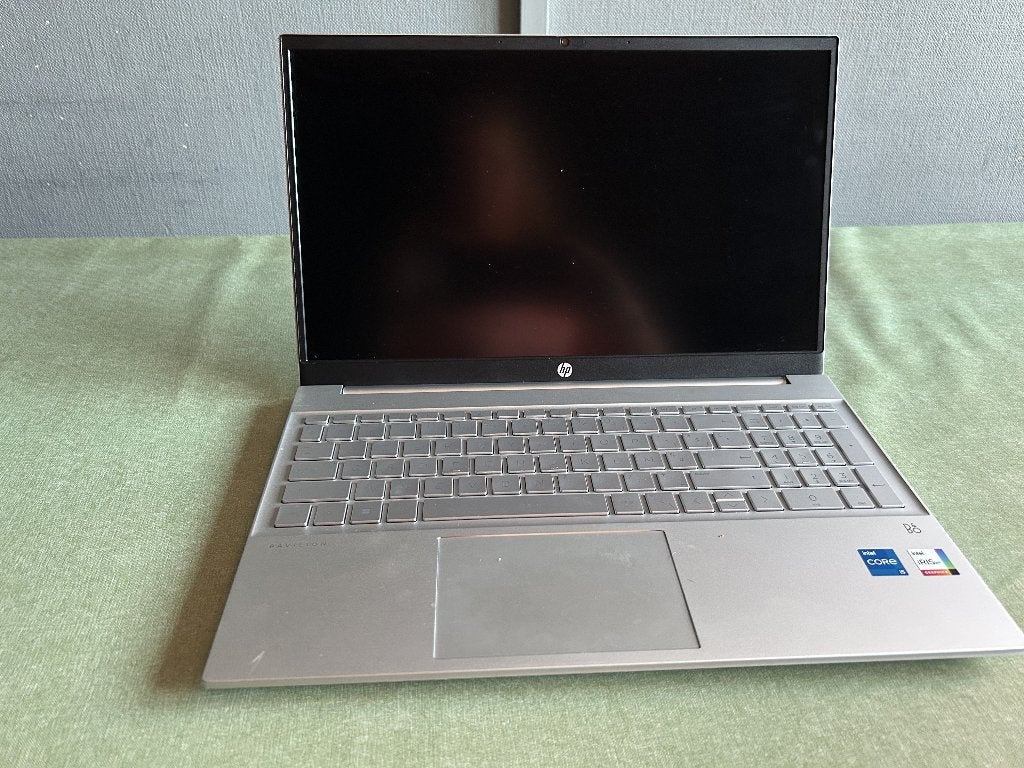 HP Computer (nieuwe staat) + zakje, Computers en Software, Desktop Pc's, HDD, Met monitor, 512 GB, AMD Ryzen 7