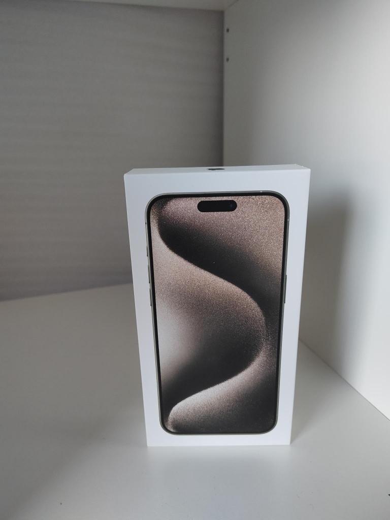 Apple iPhone 15 Pro Max 5G Titane Naturel 256 Go, Télécoms, 256 GB, Gris, IPhone 15 Pro Max, Comme neuf