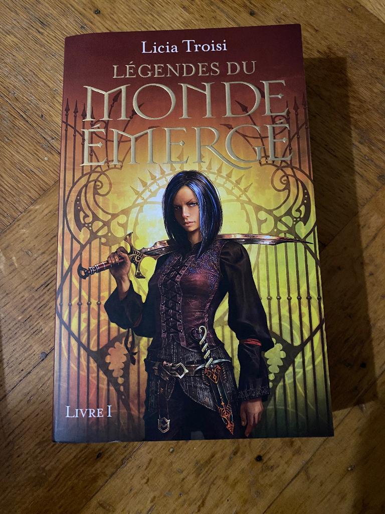 « Légendes du monde émergé » de LiciaTroisi, Enlèvement, Comme neuf, Licia Troisi, Fiction
