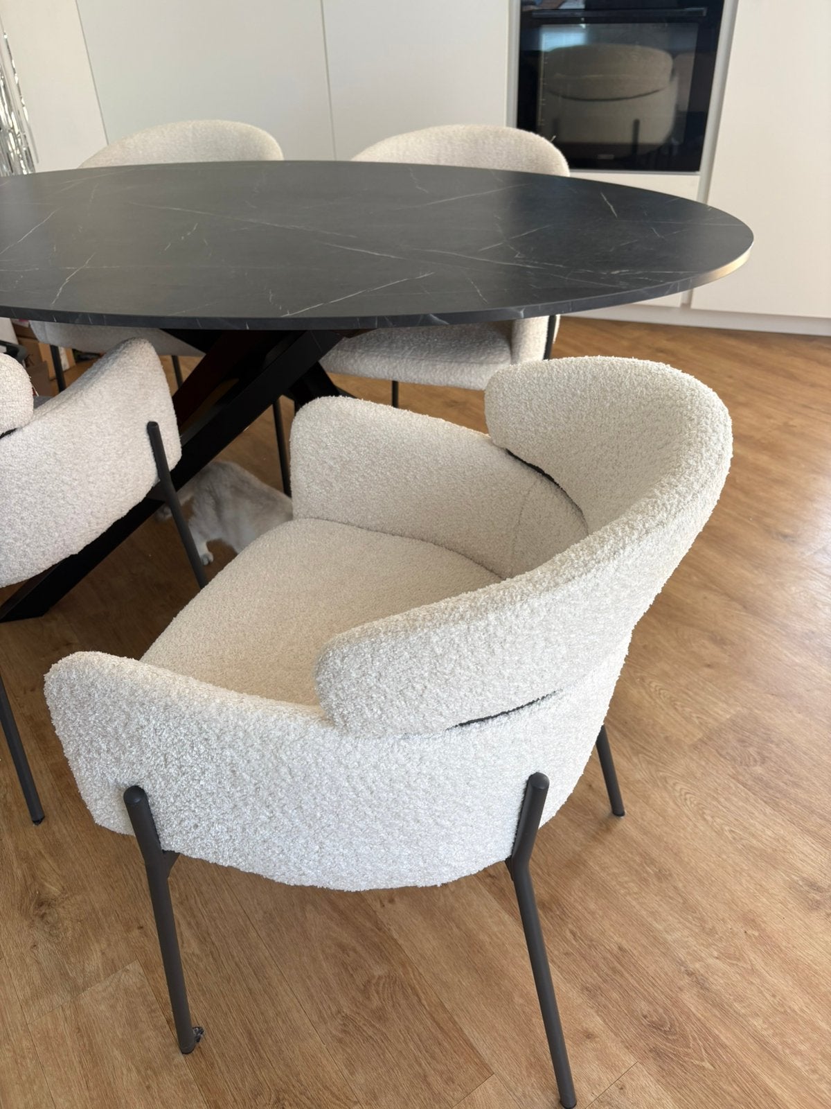 Stoelen en tafel, Huis en Inrichting, Stoelen, Ophalen, Zo goed als nieuw, Wit