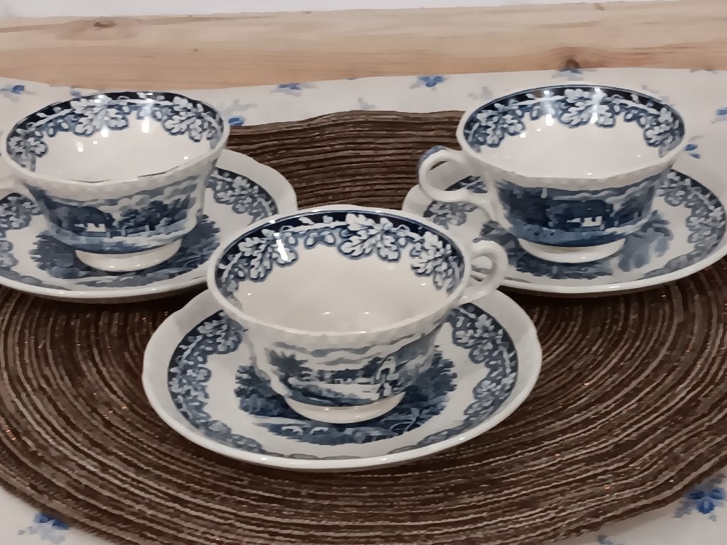 3 tasses et sous tasses Pétrus Regout vintag, Enlèvement ou Envoi