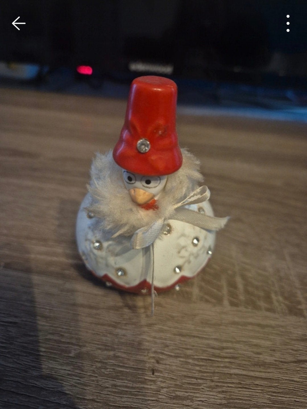 Craquez pour cette adorable statuette poule en céramique J-L, Envoi, Comme neuf, Animal