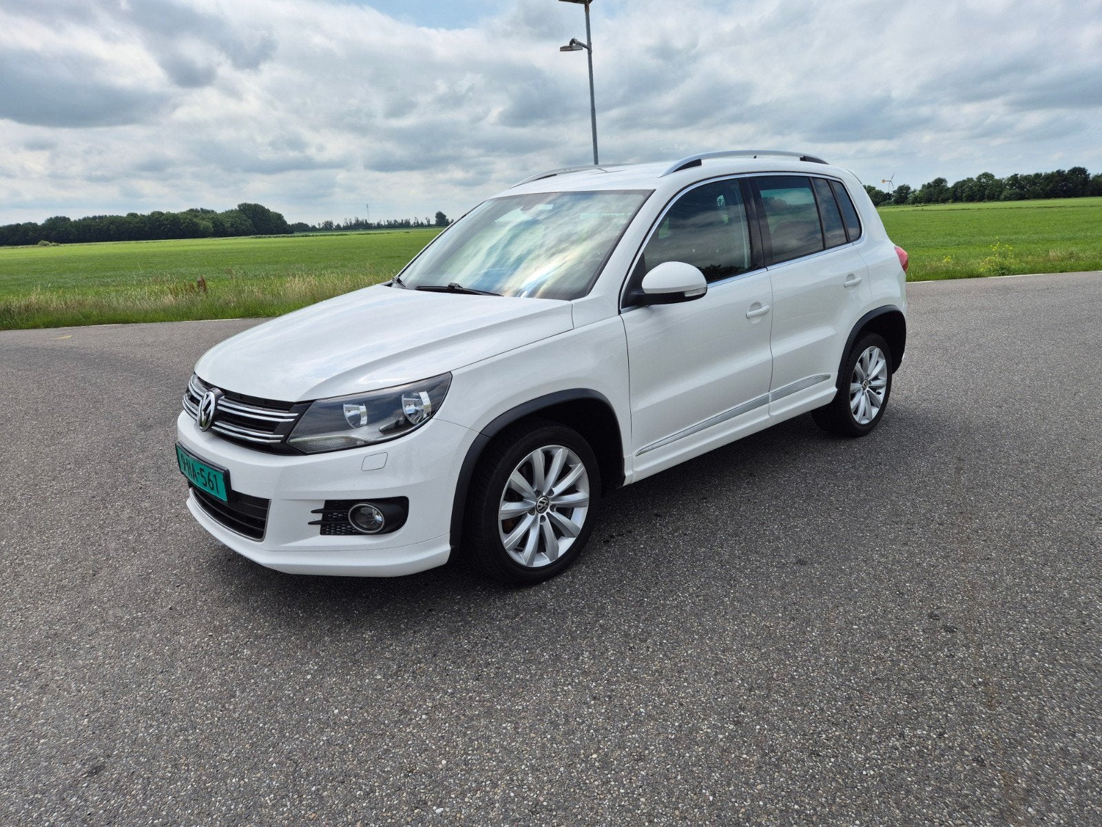Volkswagen Tiguan R-line 1.4 TSI 4Motion 160 pk, Auto's, Zwart, Zwart, Bedrijf, Handgeschakeld
