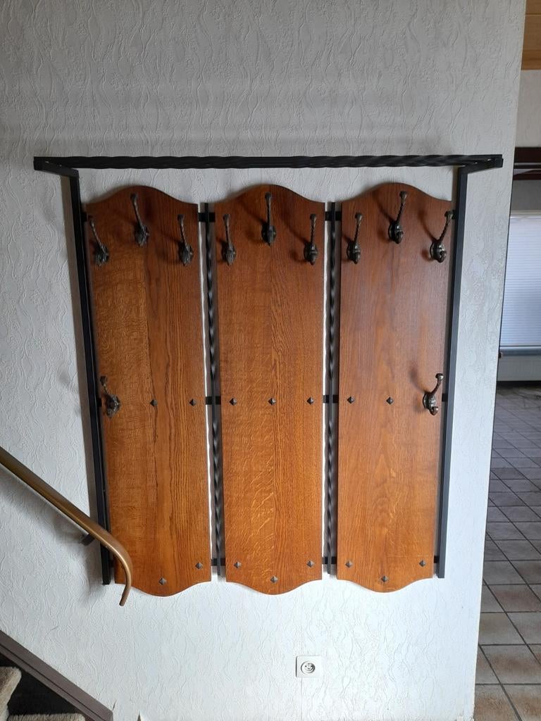 Kapstok voor aan de muur, Ophalen