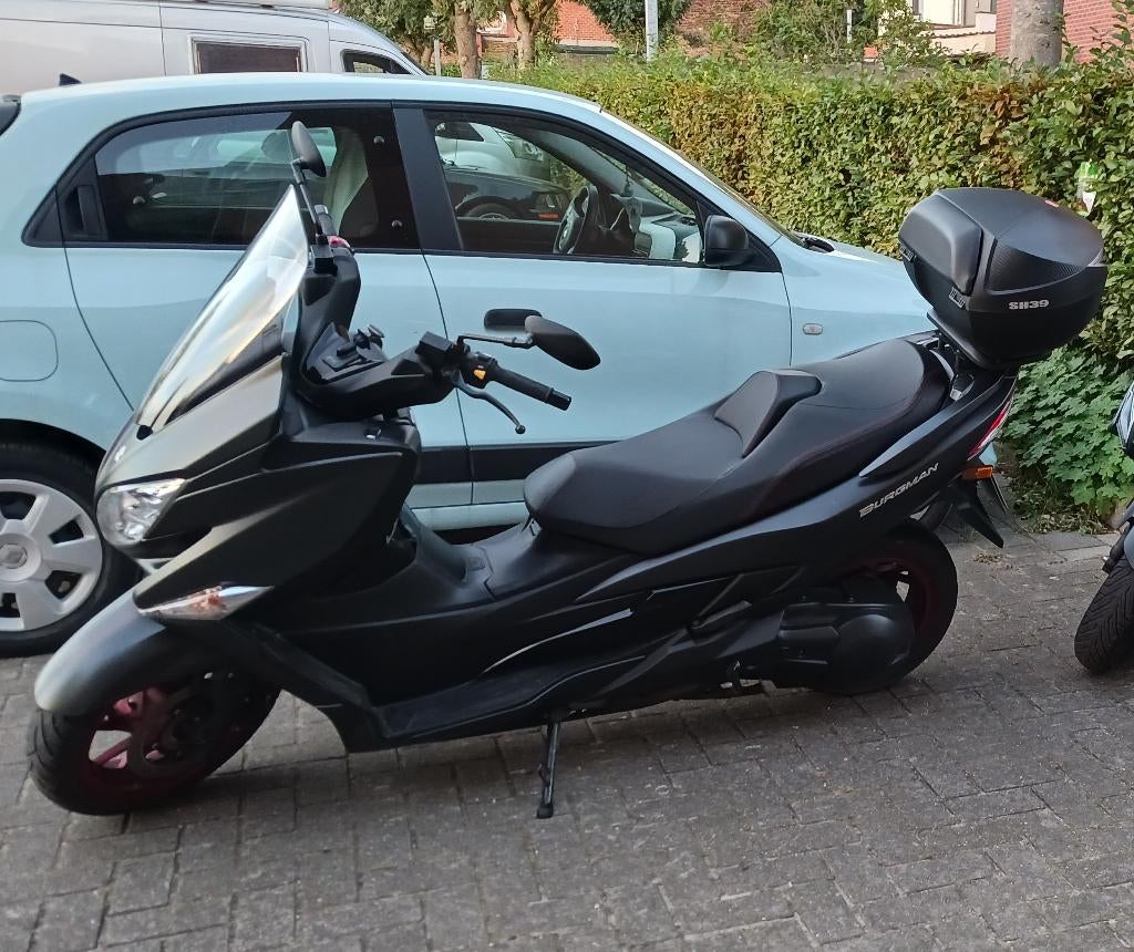 SUZUKI Burgman 400 (2021), Motoren, 400 cc, Scooter, Nieuw, Particulier
