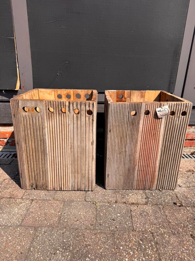 Houten plantenbakken, Enlèvement