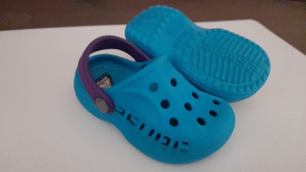 Schattige clogs kind – 25SURF - maat 22, Enfants & Bébés, Vêtements enfant | Chaussures & Chaussettes, Enlèvement, Garçon ou Fille