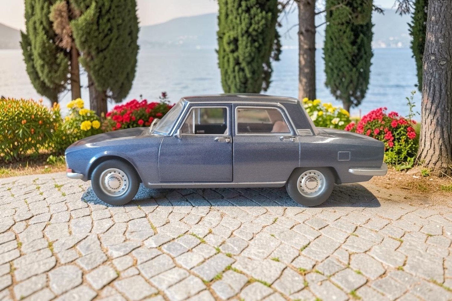 Alfa Romeo 1750 Berlina 1/24 Leo Models, Enlèvement ou Envoi