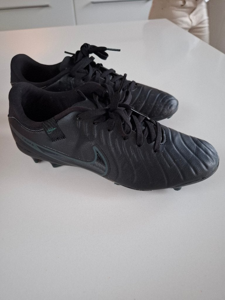 Voetbalschoenen maat 40, Ophalen, Zo goed als nieuw, Schoenen