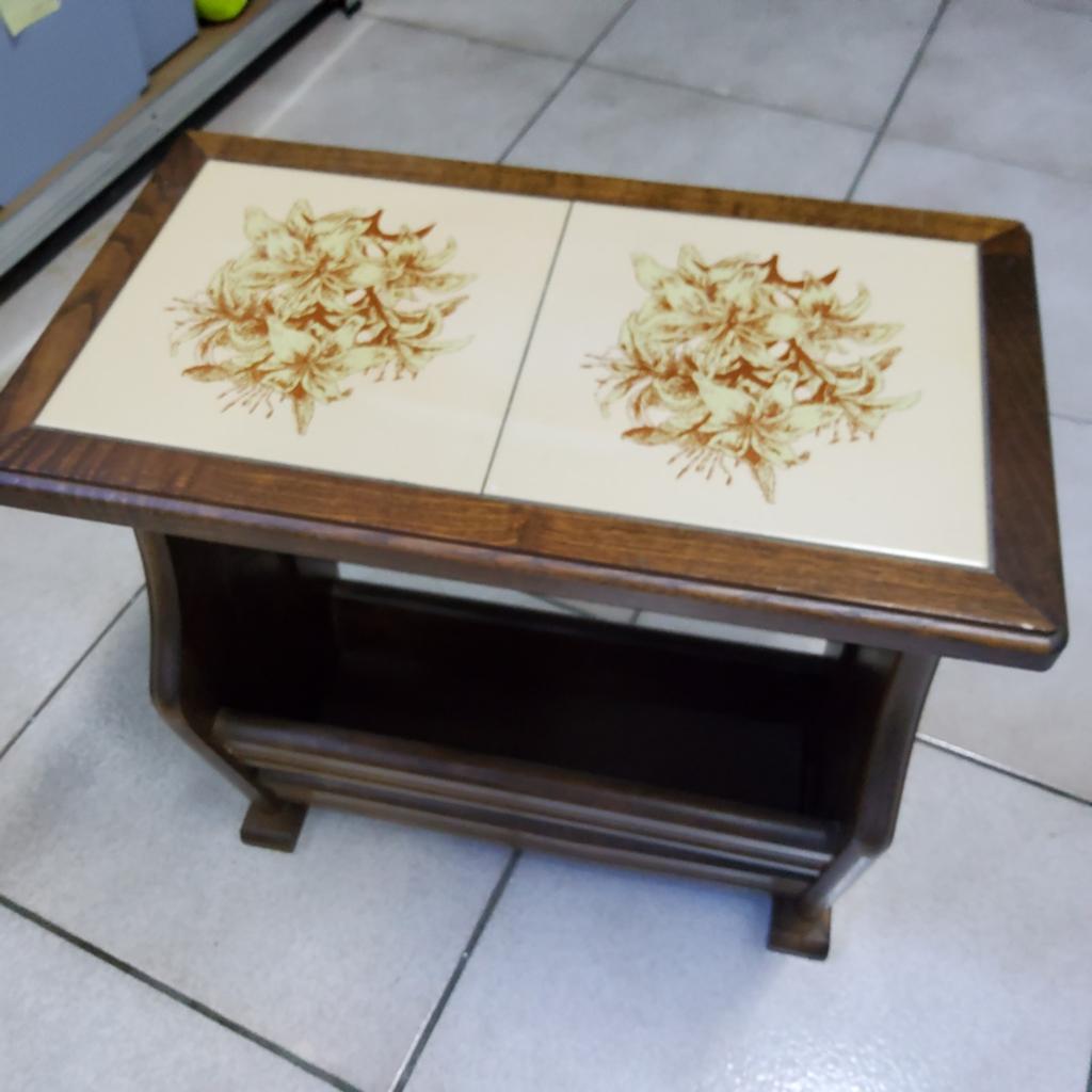 Belle table d'appoint, Maison & Meubles, Enlèvement