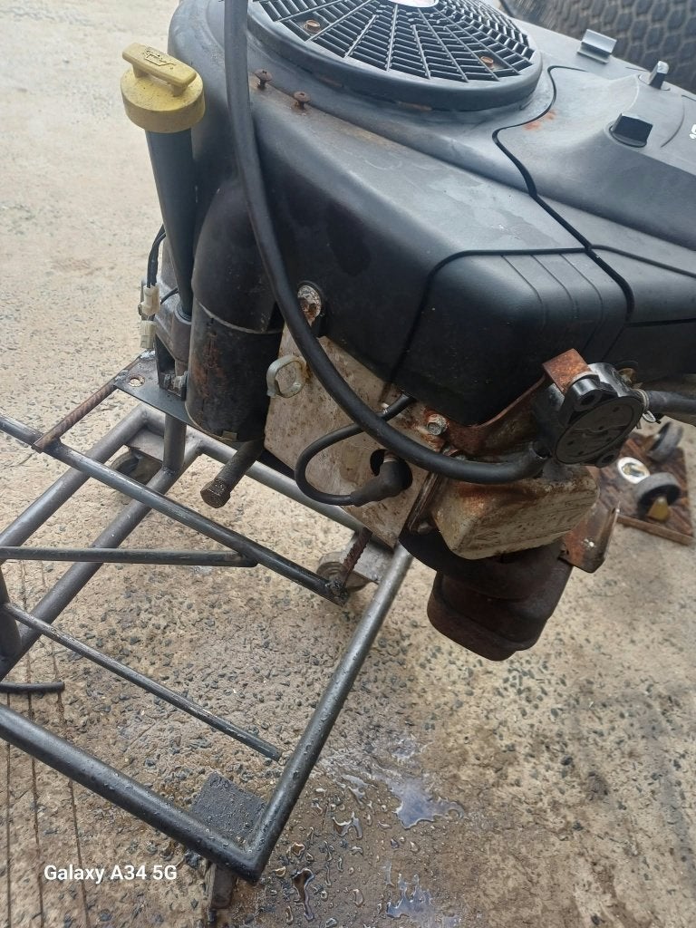 Moteur tracteur tondeuse bicylindres 18cv lire l'annonce, Jardin & Terrasse, Enlèvement, Utilisé, Fonction de mulching