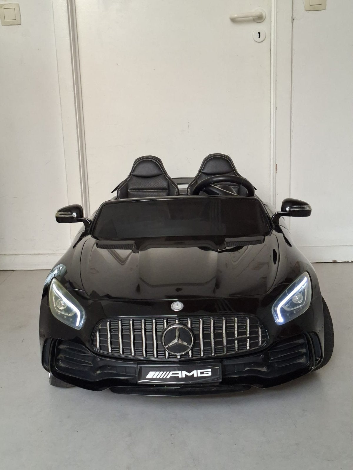 Mercedes AMG kinder accuvoertuig, Kinderen en Baby's, Zo goed als nieuw