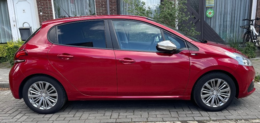 peugeot 208, Auto's, Voorwielaandrijving, Dealer onderhouden, Stof, 5 deurs