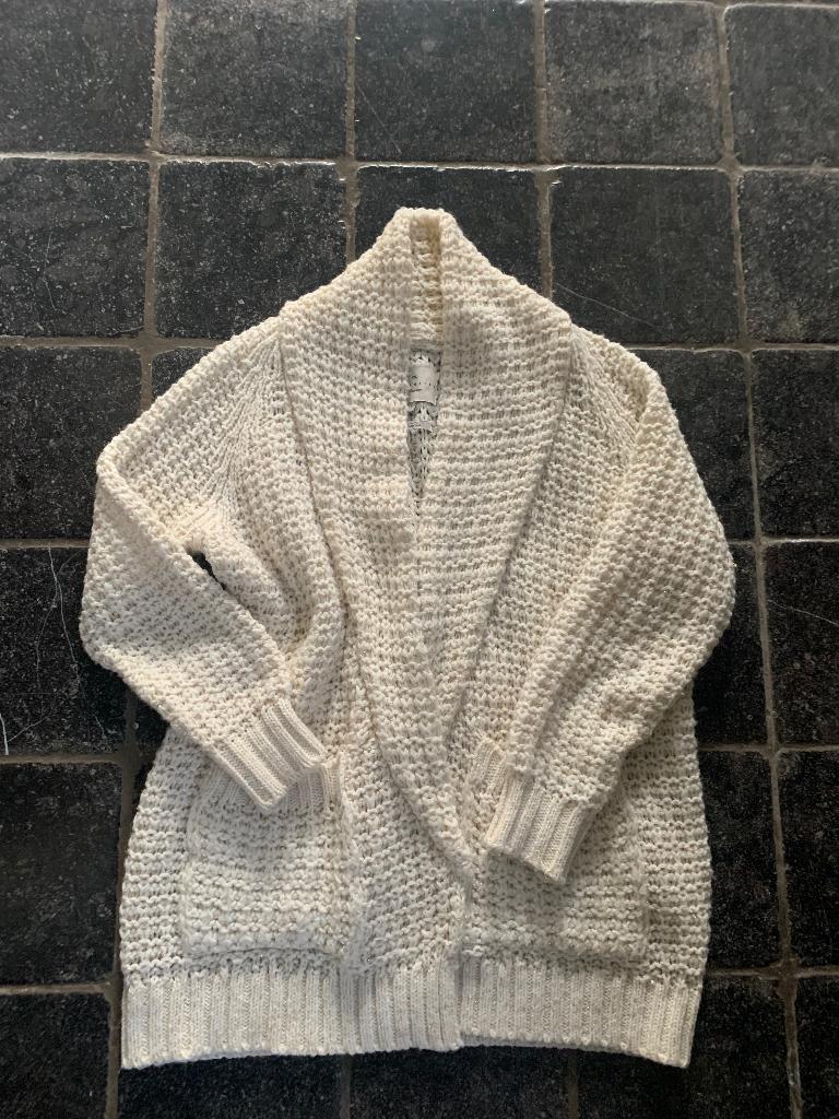 Cardigan en maille ample Essentiel Antwerp en fil doré écru, Enlèvement ou Envoi, Taille 36 (S), Comme neuf, Essentiel Antwerp