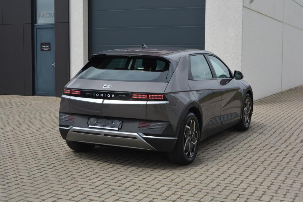 Hyundai IONIQ 5 Core Navigatie/Adaptive cruise/Apple Carplay, Stof, 5 deurs, Parkeersensor, SUV of Terreinwagen