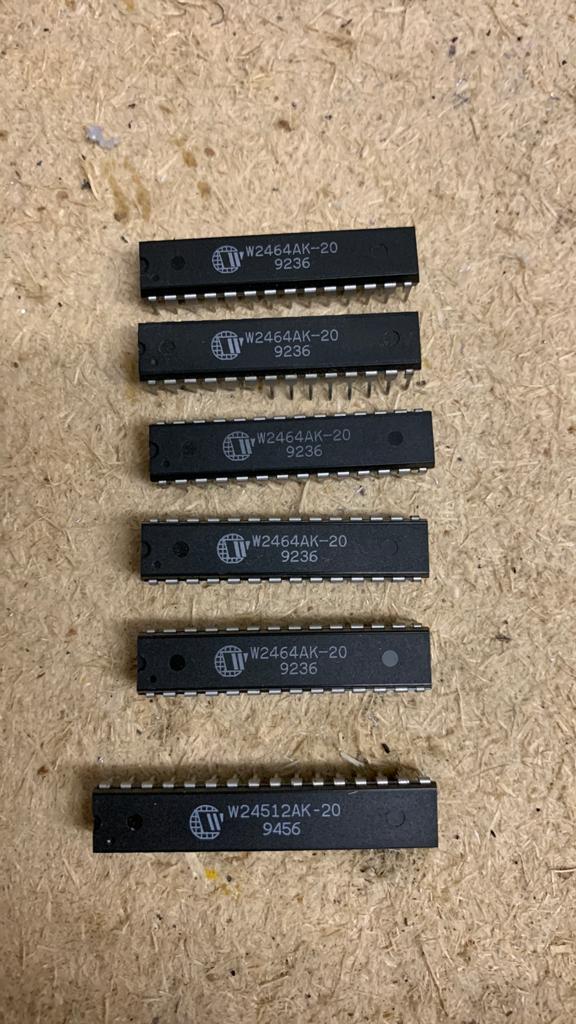 64kx4 sram en 1 van 512k sram retro chips jaren 90, Bricolage & Construction, Tours, Enlèvement, Comme neuf